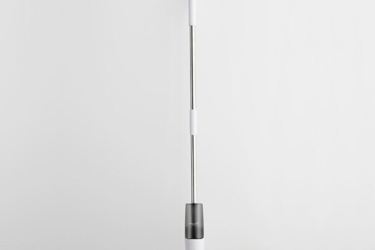 360 Degree Rotating Floor Spray Mop with Microfiber Pad (1) Spray mop for home use with 360-degree rotating pole, ergonomic handle, and refillable water tank