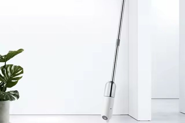 Customizable Portable 360-Degree Spray Mop with Detachable Design (5) Detachable 360-degree spray mop with refillable tank and custom logo option for home cleaning
