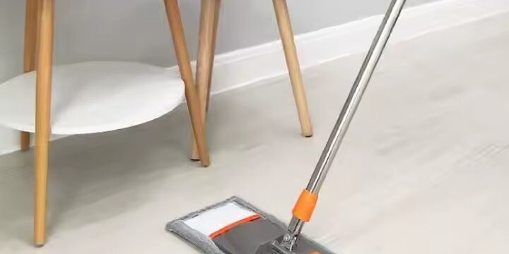 Super absorbent microfiber flat mop with reusable cleaning pad for home floors