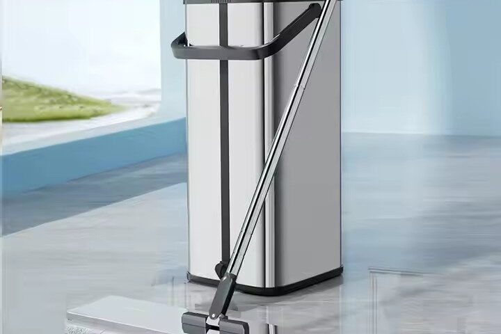 High-quality hands-free magic flat mop with microfiber pad