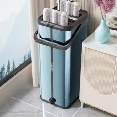 High-quality hands-free magic flat mop with microfiber pad