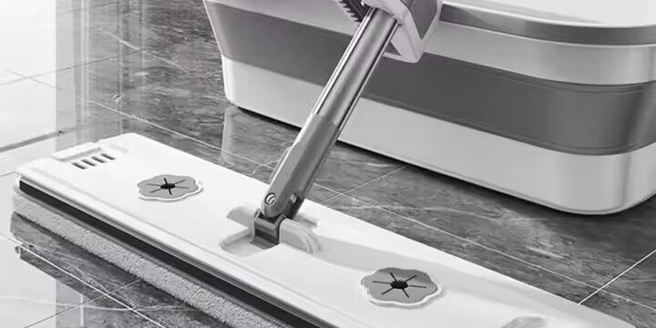 Hands-free 360-degree microfiber flat mop for home and commercial use