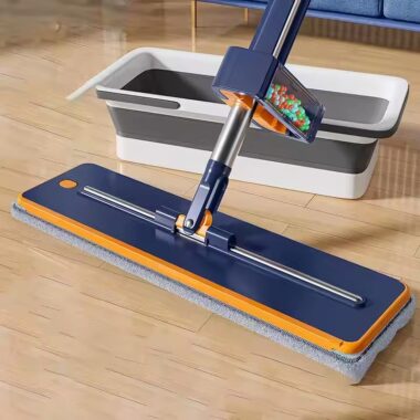 Hands-free flat mop with 360° rotation and self-cleaning bucket