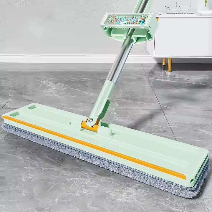 Hands-free flat mop with 360° rotation and self-cleaning bucket